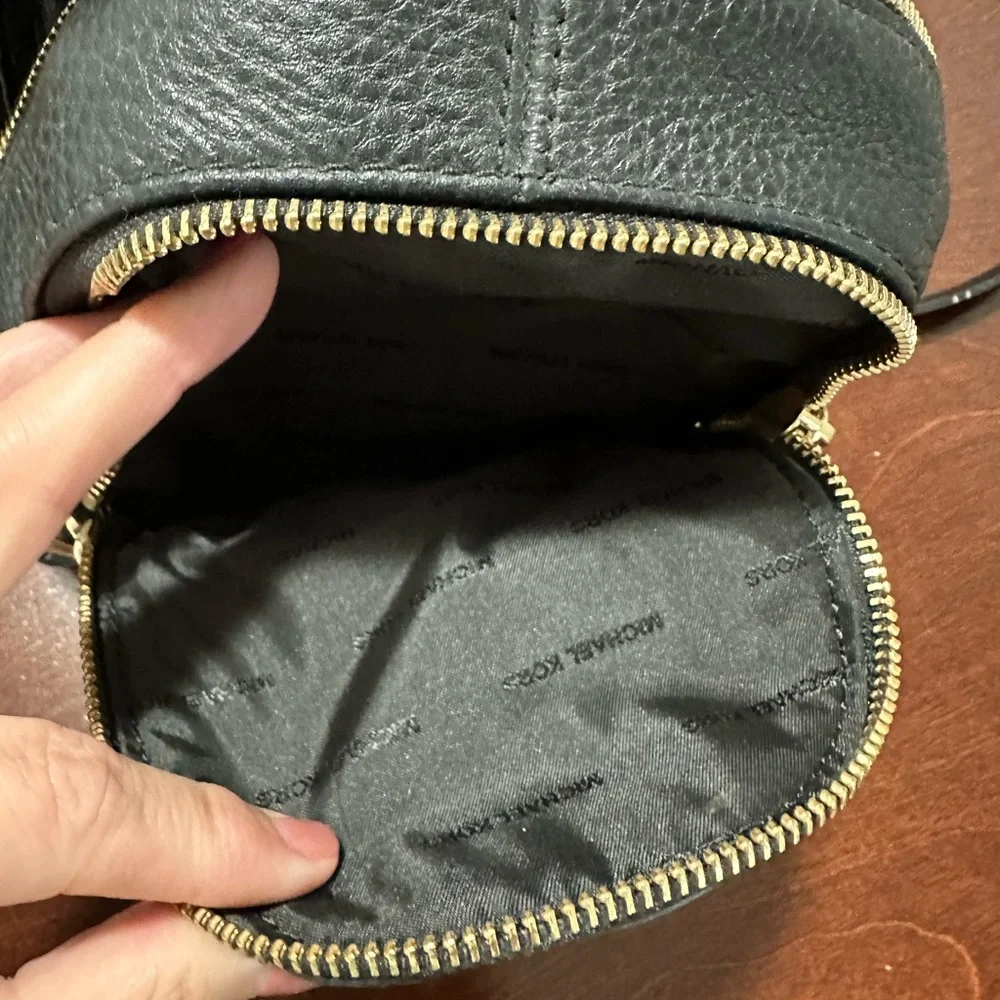 Michael Kors mini Rea backpack NWOT Michael Kors mini Rhea backpack NWOT - Picture 5 of 9